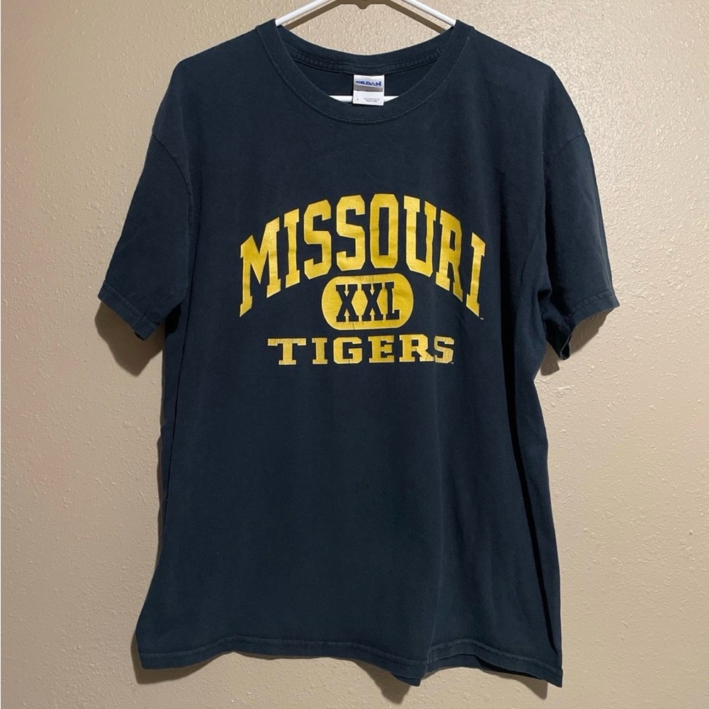 Vintage Y2K Missouri Tigers Spellout Graphic Black T-Shirt Adult L
